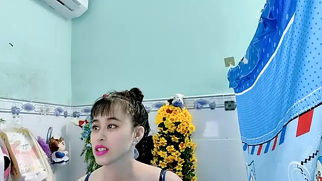 emgaixinhngoan online show from September 15, 2025, 2:28 pm