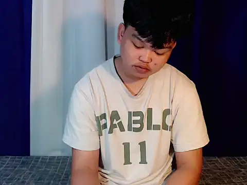 Reynelcock online show from November 7, 2025, 1:27 am