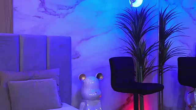 Izabellle02 online show from April 5, 2026, 3:47 am