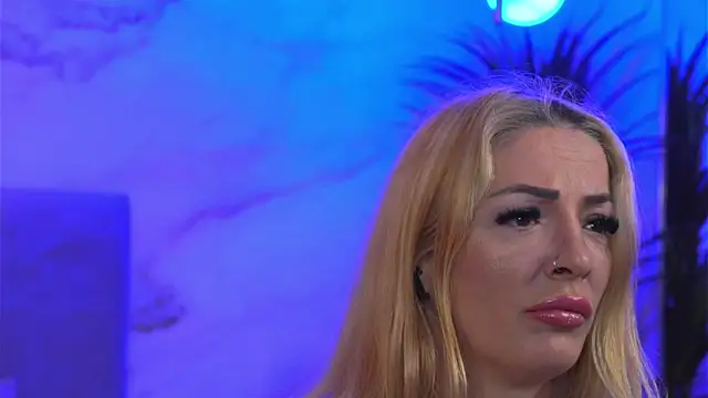 Izabellle02 online show from April 6, 2026, 3:59 am