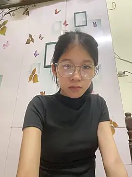 meomeo2k6 online show from November 10, 2025, 7:40 am