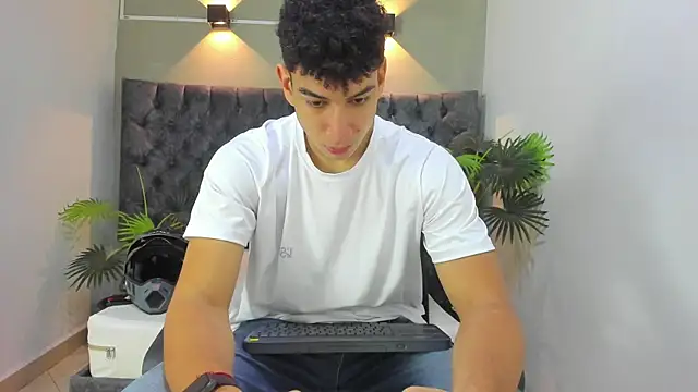 ALAN REDINGER online show from September 18, 2025, 1:02 pm