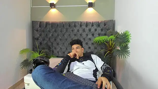 ALAN REDINGER online show from October 4, 2025, 12:58 pm