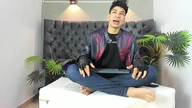 ALAN REDINGER online show from October 5, 2025, 12:58 pm