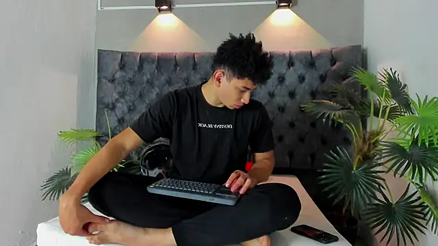 ALAN REDINGER online show from November 21, 2025, 1:54 pm