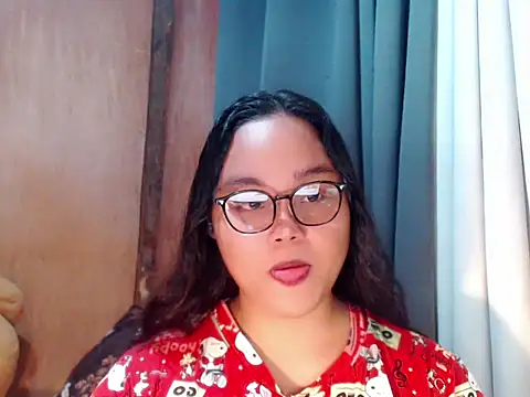  Lylia online show from November 17, 2025, 10:15 pm