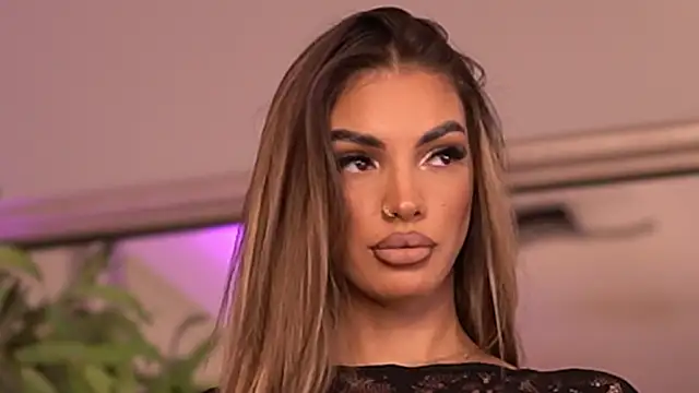 KendalJolly online show from September 24, 2025, 5:27 pm