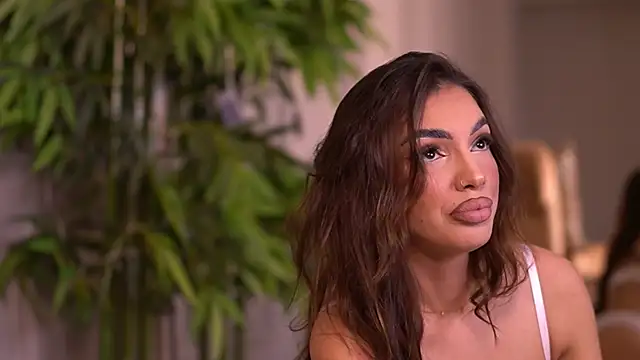 KendalJolly online show from November 29, 2025, 9:07 pm