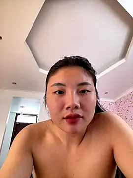 D2sweet online show from October 12, 2025, 2:21 am