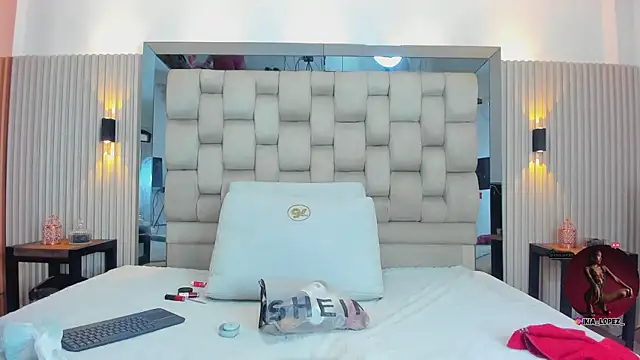 Snapshot of ikia_lopez_ chatting on September 30, 2025, 6:46 pm ikia lopez online show from September 30, 2025, 6:46 pm