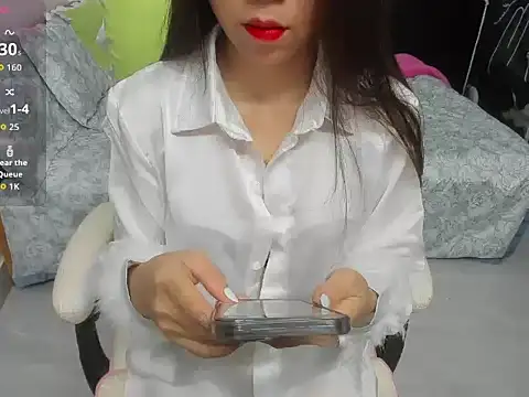 LuckyBabe new01 online show from September 30, 2025, 4:01 pm