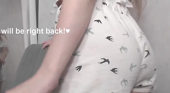 cute elfy  online show from January 17, 2026, 2:33 pm