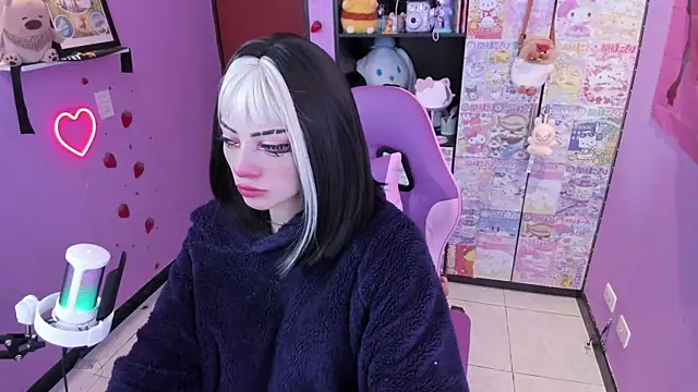 Vero Osb  online show from September 30, 2025, 11:10 pm