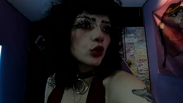 Vero Osb  online show from July 12, 2026, 8:33 pm