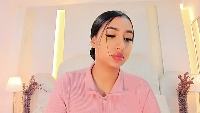 SalomeeBell online show from September 29, 2025, 8:24 pm