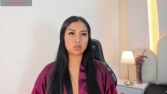 SalomeeBell online show from December 17, 2025, 8:48 pm