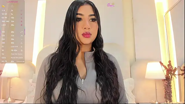 SalomeeBell online show from June 2, 2026, 8:11 pm