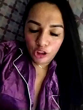 enoria1992 online show from November 5, 2025, 8:31 pm