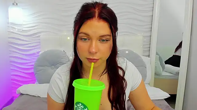 LizyBex online show from October 24, 2025, 5:37 am