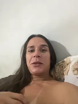 Isabelaa  online show from June 4, 2026, 8:26 pm