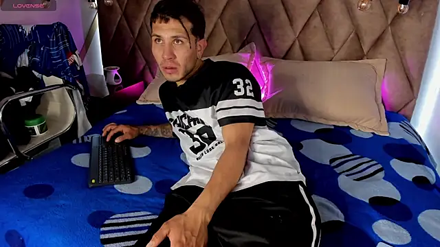 Thonixxx mr online show from April 20, 2026, 2:31 pm