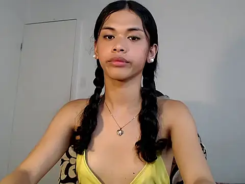 Snapshot of urcurlydiva chatting on November 10, 2025, 4:11 am urcurlydiva online show from November 10, 2025, 4:11 am