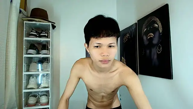 crazyasiantwink online show from October 26, 2025, 5:52 pm