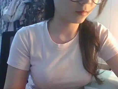 Linzly online show from October 20, 2025, 4:40 pm