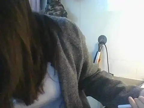 Linzly online show from November 19, 2025, 2:22 am