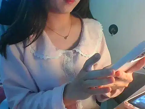 Linzly online show from November 21, 2025, 5:00 pm