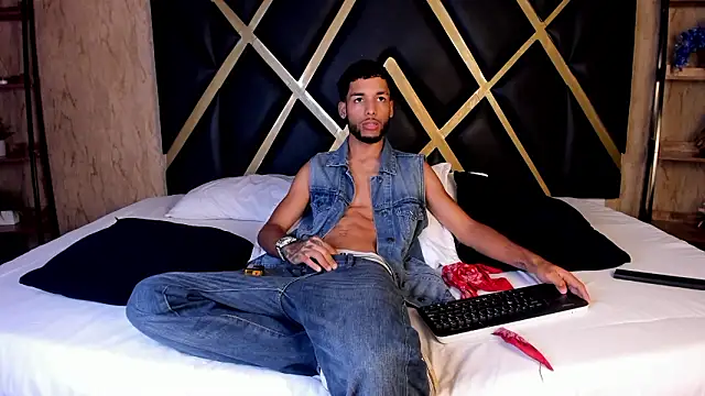 Thiagoferreti online show from February 3, 2026, 1:26 am