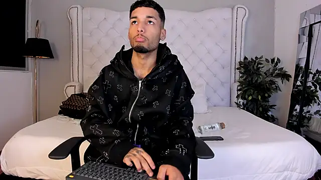 Thiagoferreti online show from February 23, 2026, 3:37 am