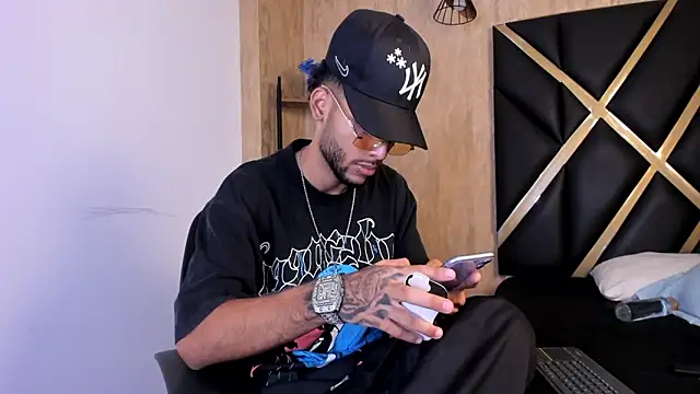 Thiagoferreti online show from March 12, 2026, 3:45 am