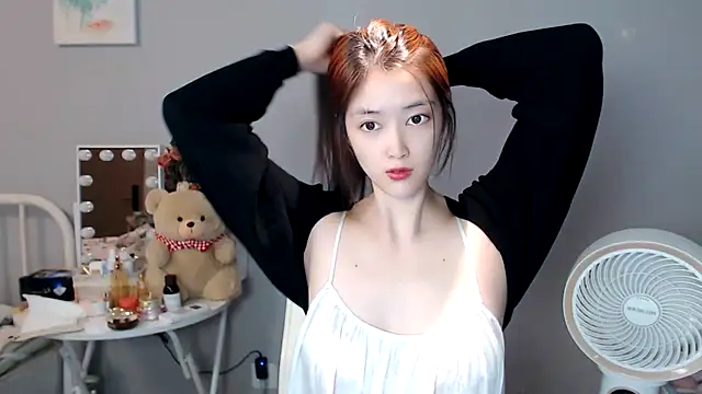 Mimi-cnbaby online show from October 1, 2025, 6:52 am