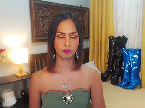 Nathalieheartt online show from September 23, 2025, 3:53 am