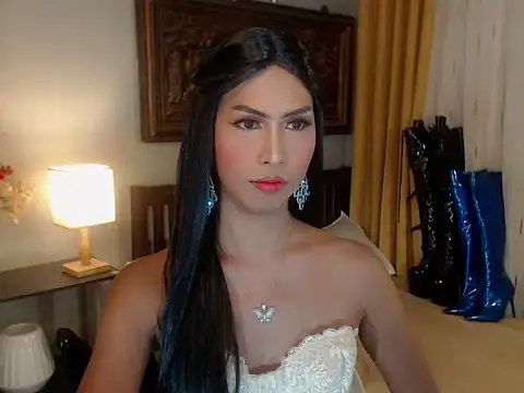 Nathalieheartt online show from October 7, 2025, 2:42 am