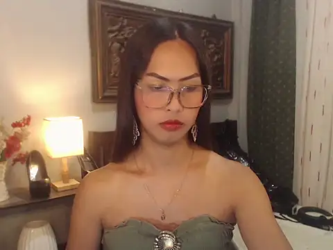Snapshot of Nathalieheartt chatting on July 24, 2026, 12:36 pm Nathalieheartt online show from July 24, 2026, 12:36 pm