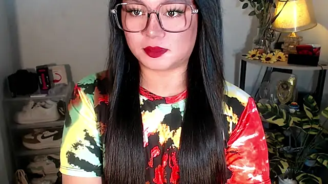 YourSweet-mich online show from November 28, 2025, 2:42 pm