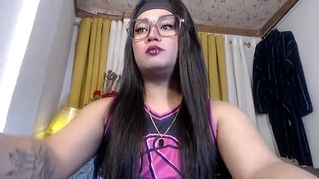 YourSweet-mich online show from May 16, 2026, 2:49 pm