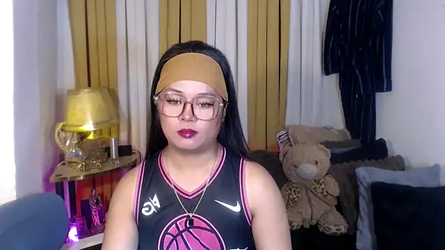 YourSweet-mich online show from May 25, 2026, 4:07 am