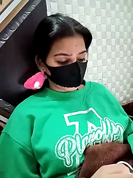 Hot Jaanvi  online show from November 12, 2025, 4:24 am