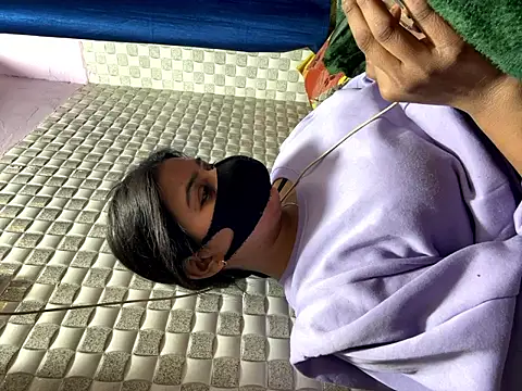 Hot Jaanvi  online show from January 12, 2026, 5:40 pm