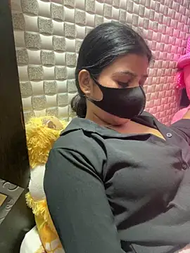 Hot Jaanvi  online show from March 18, 2026, 6:05 am