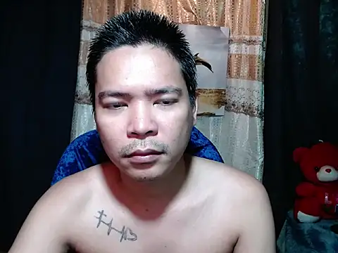 Snapshot of MANIACasianX chatting on May 11, 2026, 5:43 pm MANIACasianX online show from May 11, 2026, 5:43 pm