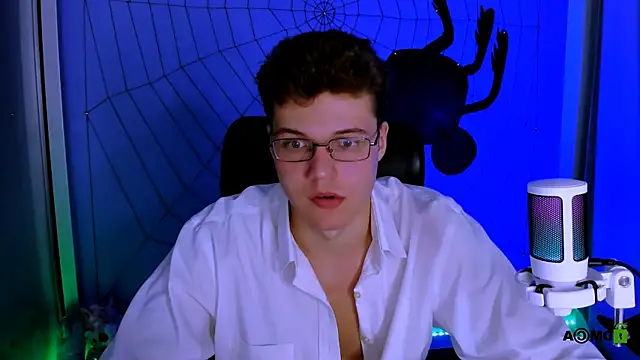 lucas long  online show from October 23, 2025, 6:50 pm