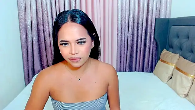 Lorainnelustts online show from November 10, 2025, 7:29 am