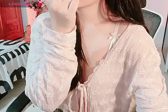    Daisy    online show from October 17, 2025, 7:38 pm