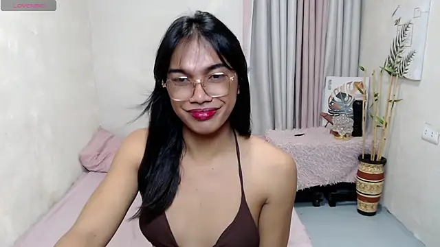 Snapshot of Herbielustts chatting on June 4, 2026, 1:39 pm Herbielustts online show from June 4, 2026, 1:39 pm