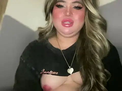 Naughtyrosecum online show from October 5, 2025, 3:43 pm