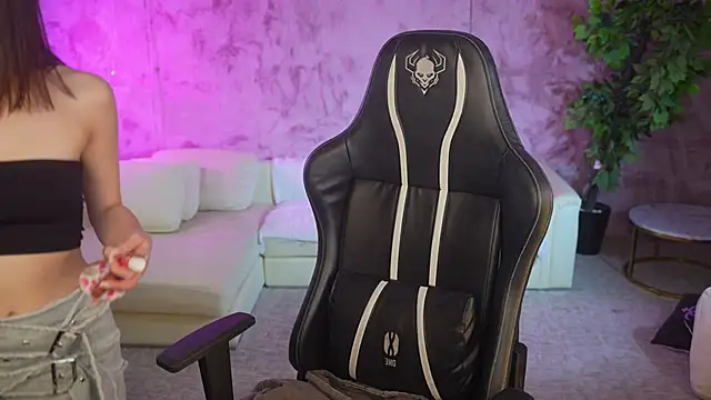 Selena Glow online show from October 5, 2025, 6:39 pm